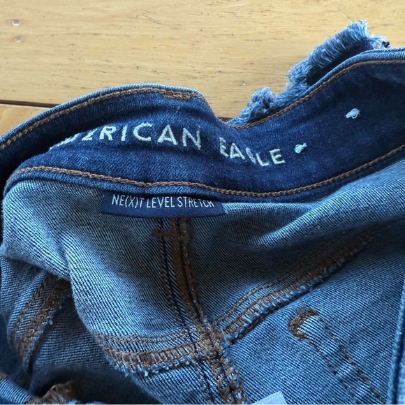 American Eagle Outfitters Denim Distressed Mini Skirt Women Size 8 Stretch - Picture 4 of 6